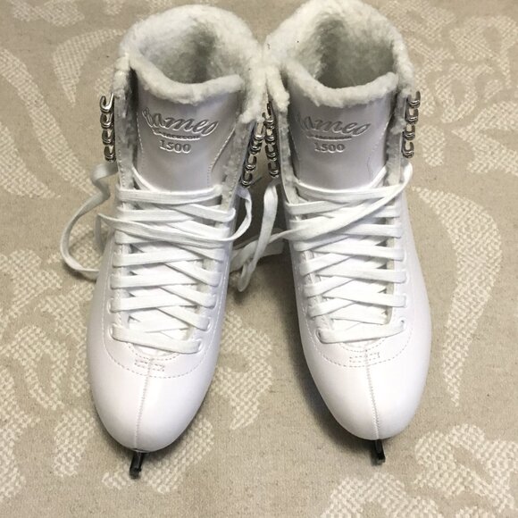 NIB Fleece-lined White Figure Senior Ice Skates - Picture 10 of 16
